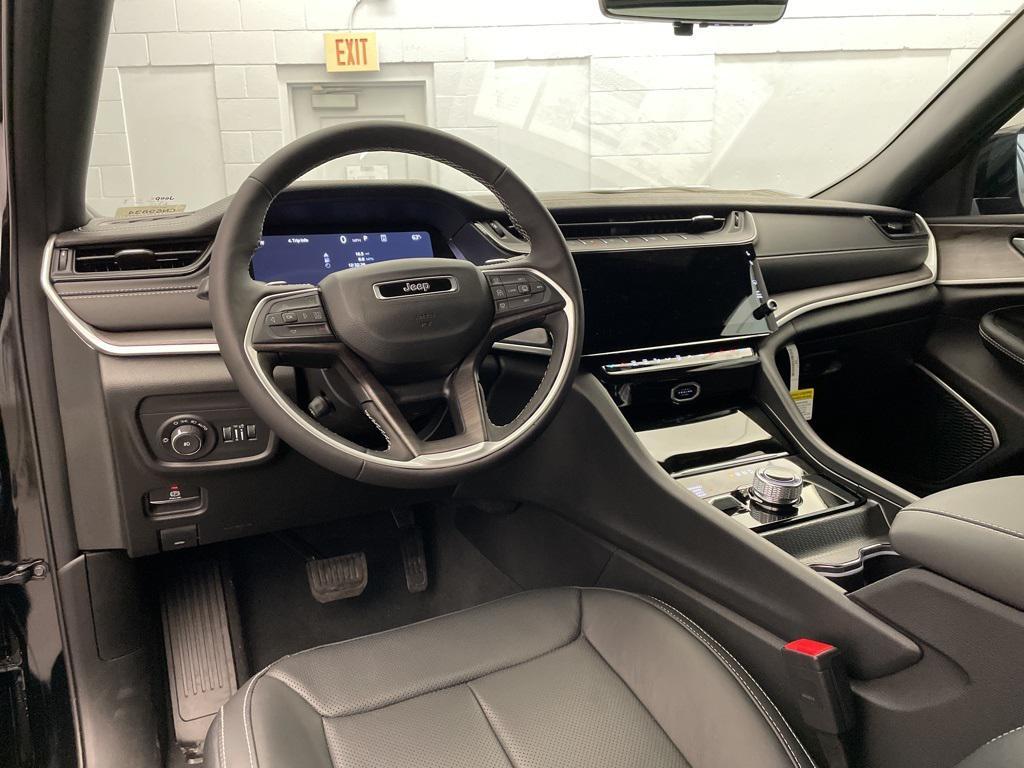 new 2026 Jeep Grand Cherokee car, priced at $49,173