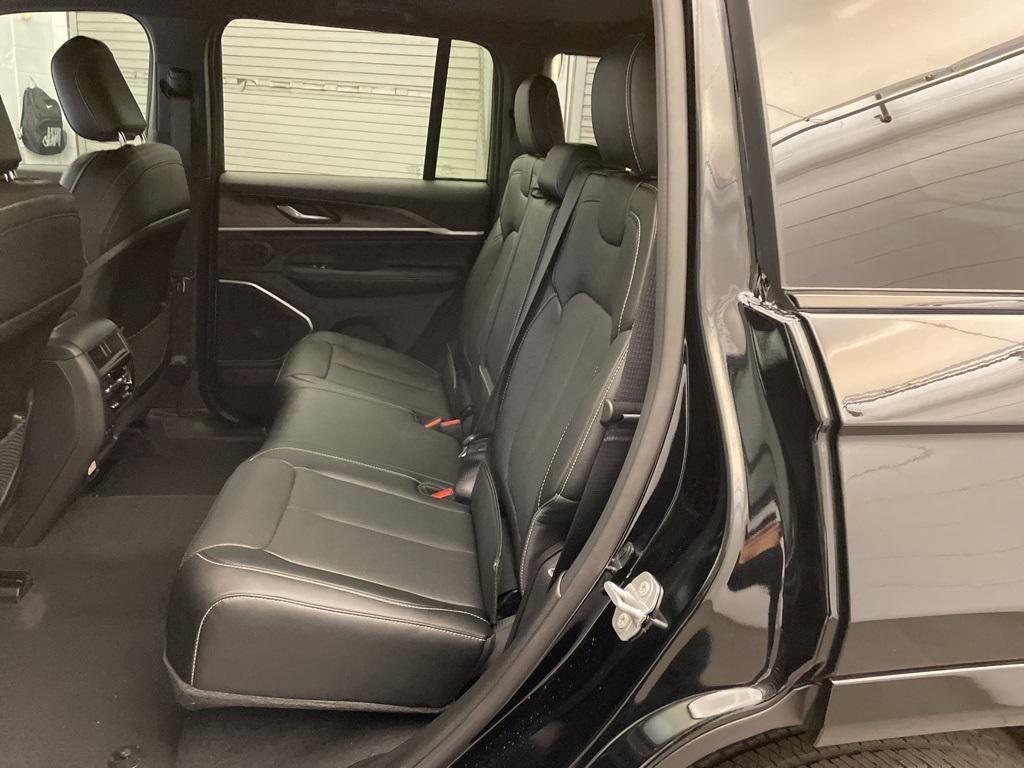 new 2026 Jeep Grand Cherokee car, priced at $49,173