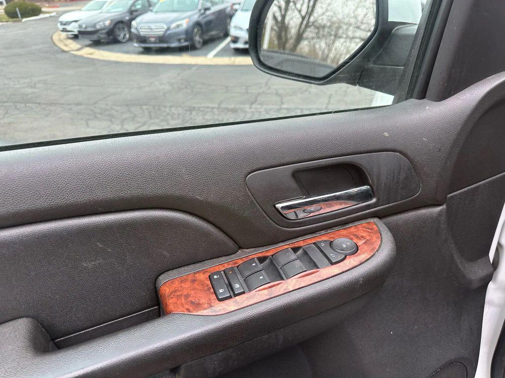 used 2007 Chevrolet Avalanche car, priced at $6,495