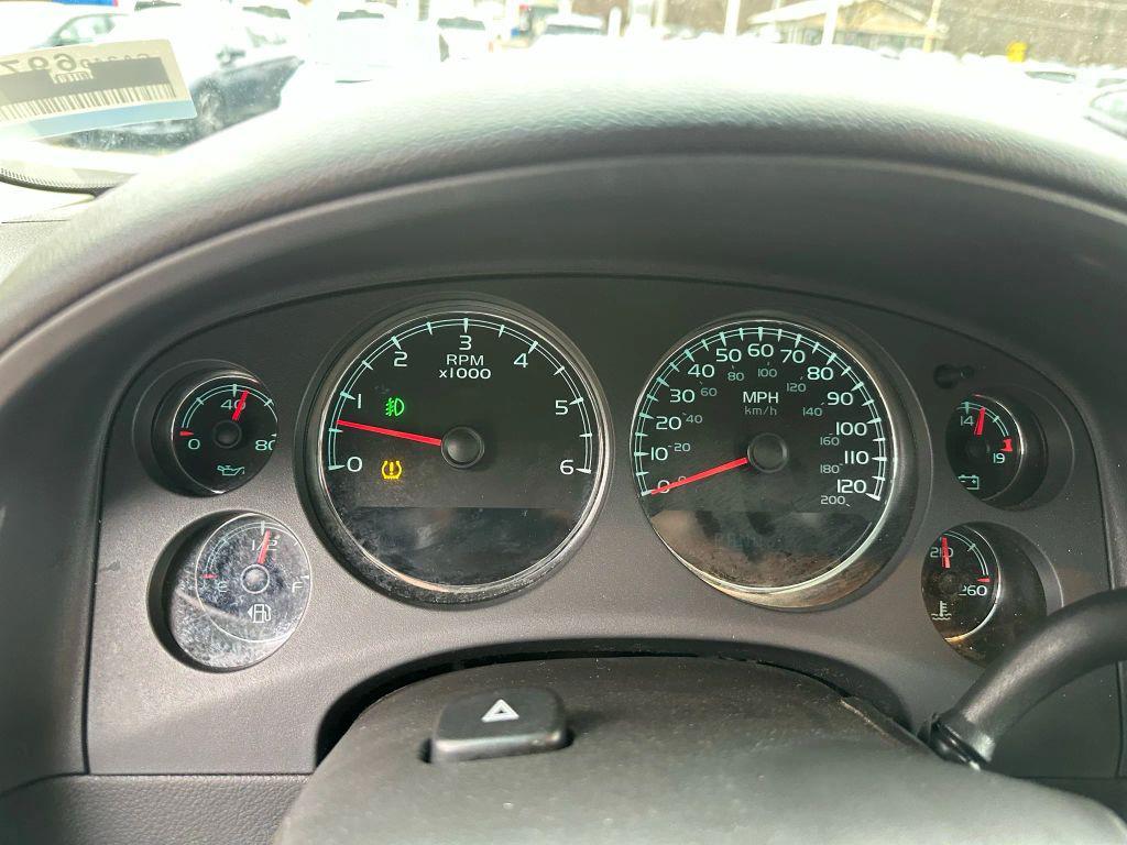 used 2007 Chevrolet Avalanche car, priced at $6,495