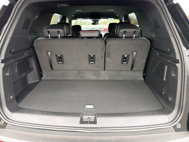 new 2026 Chevrolet Traverse car, priced at $51,079