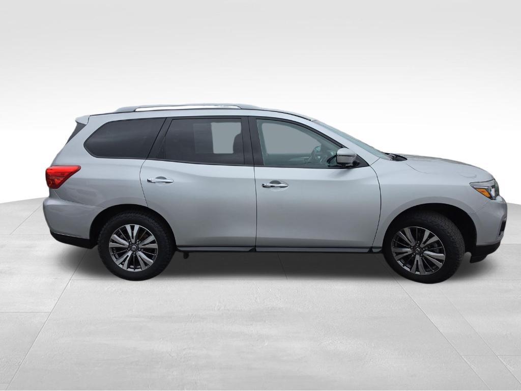 used 2020 Nissan Pathfinder car, priced at $15,897