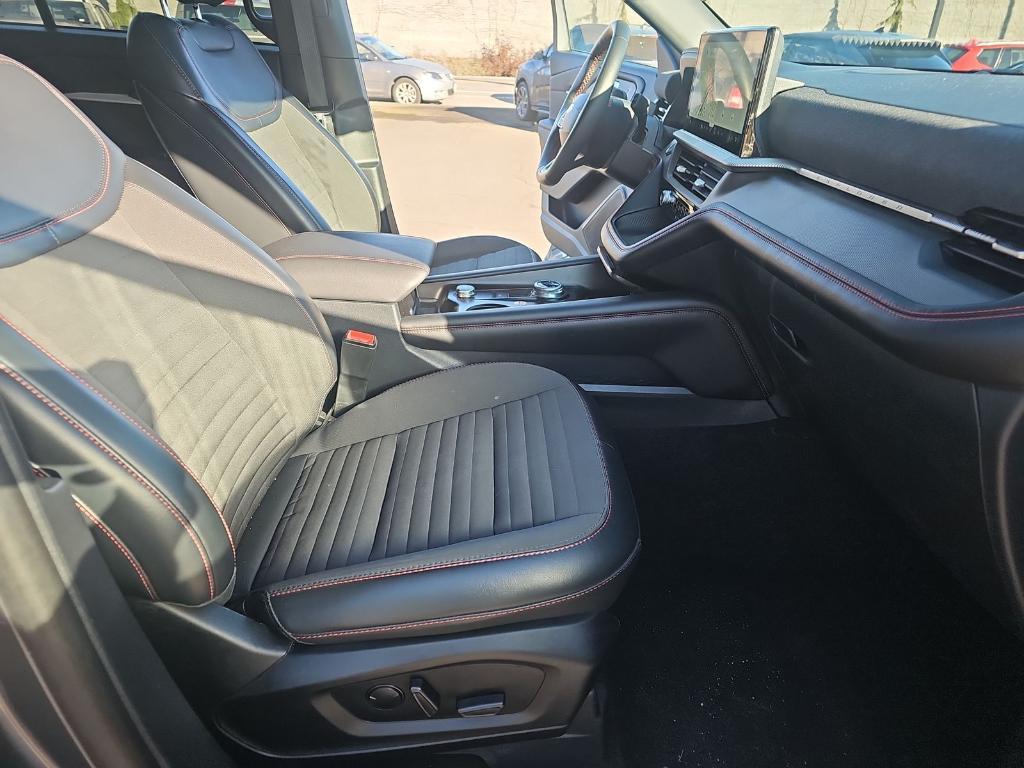 used 2025 Ford Explorer car, priced at $39,484