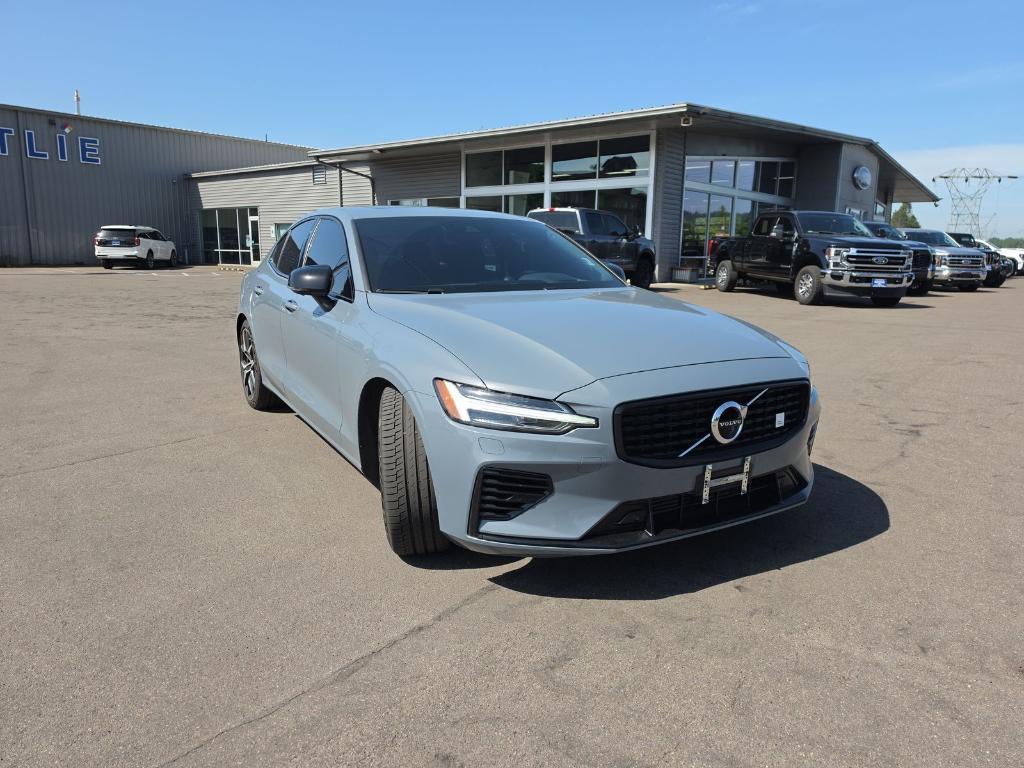 used 2022 Volvo S60 Recharge Plug-In Hybrid car