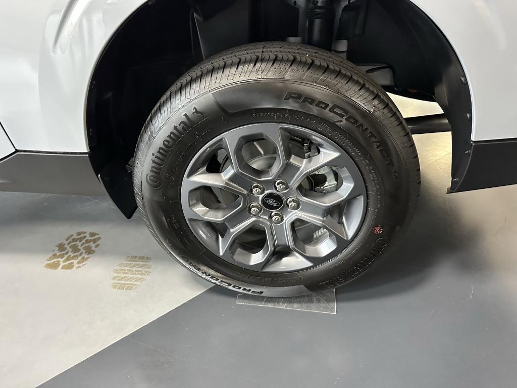 new 2025 Ford Maverick car, priced at $33,689