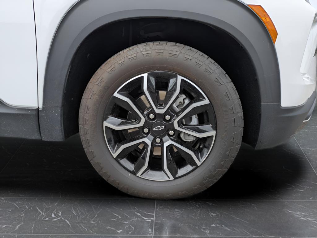 used 2024 Chevrolet TrailBlazer car, priced at $24,856