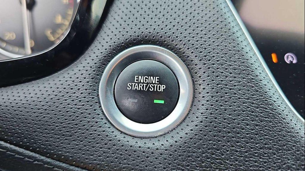 used 2020 Cadillac XT5 car, priced at $18,991