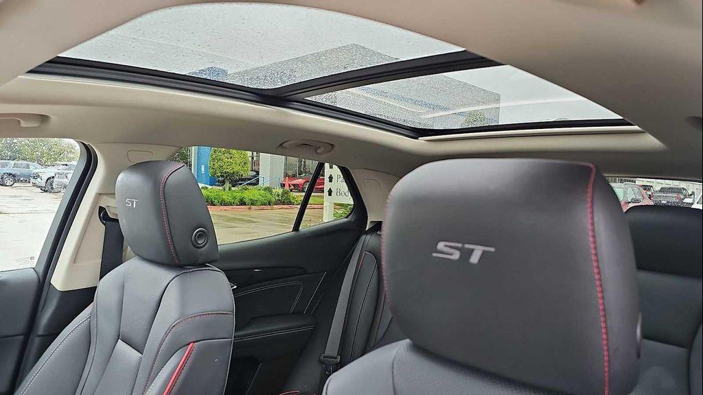 used 2022 Buick Envision car, priced at $23,991