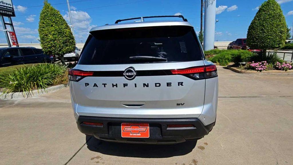 2022 Brilliant Silver Metallic Nissan Pathfinder