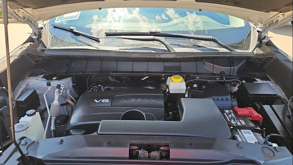 2022 Brilliant Silver Metallic Nissan Pathfinder
