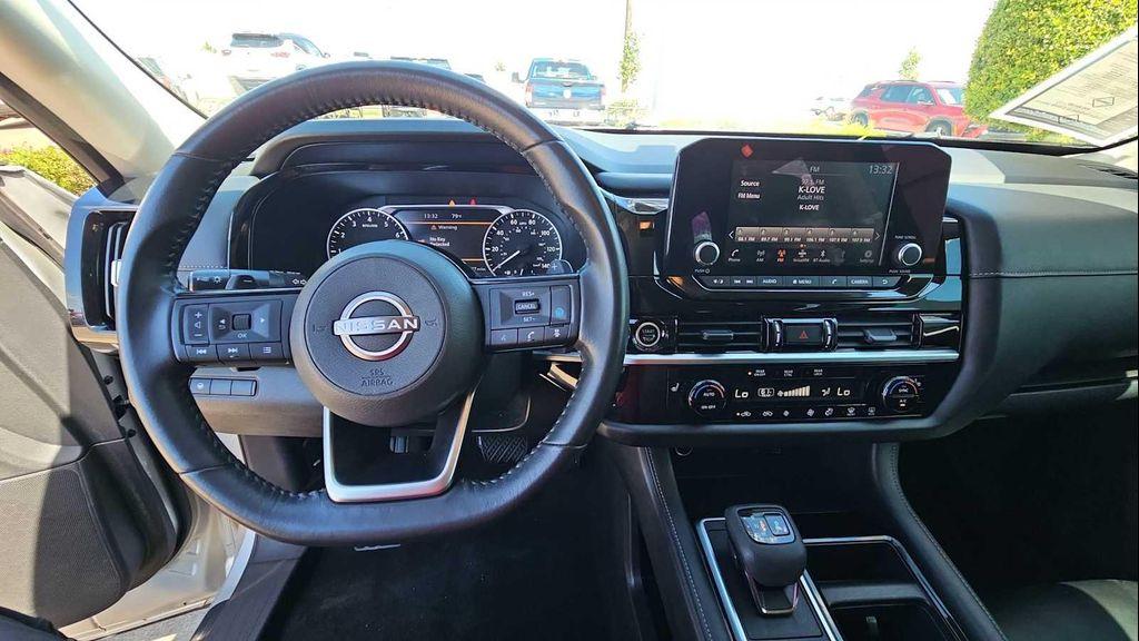 2022 Brilliant Silver Metallic Nissan Pathfinder