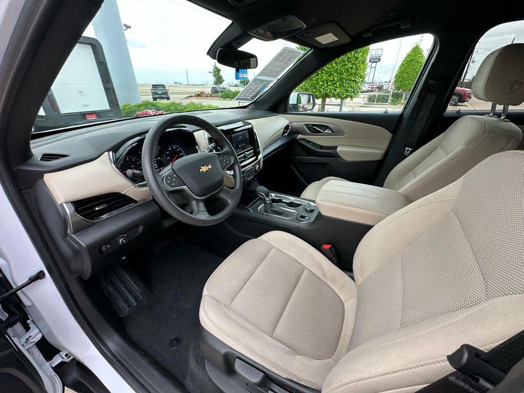 used 2023 Chevrolet Traverse car, priced at $28,991