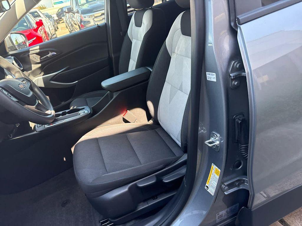 used 2025 Chevrolet Trax car, priced at $21,991