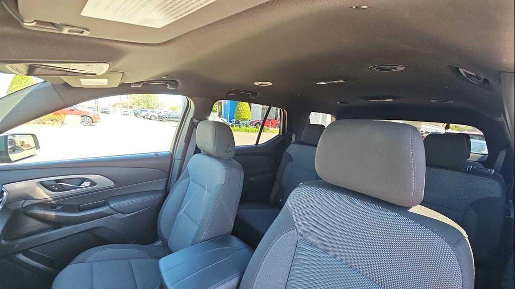 used 2023 Chevrolet Traverse car, priced at $28,699