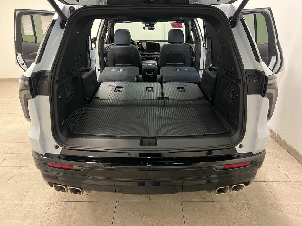 new 2026 Chevrolet Traverse car, priced at $62,885