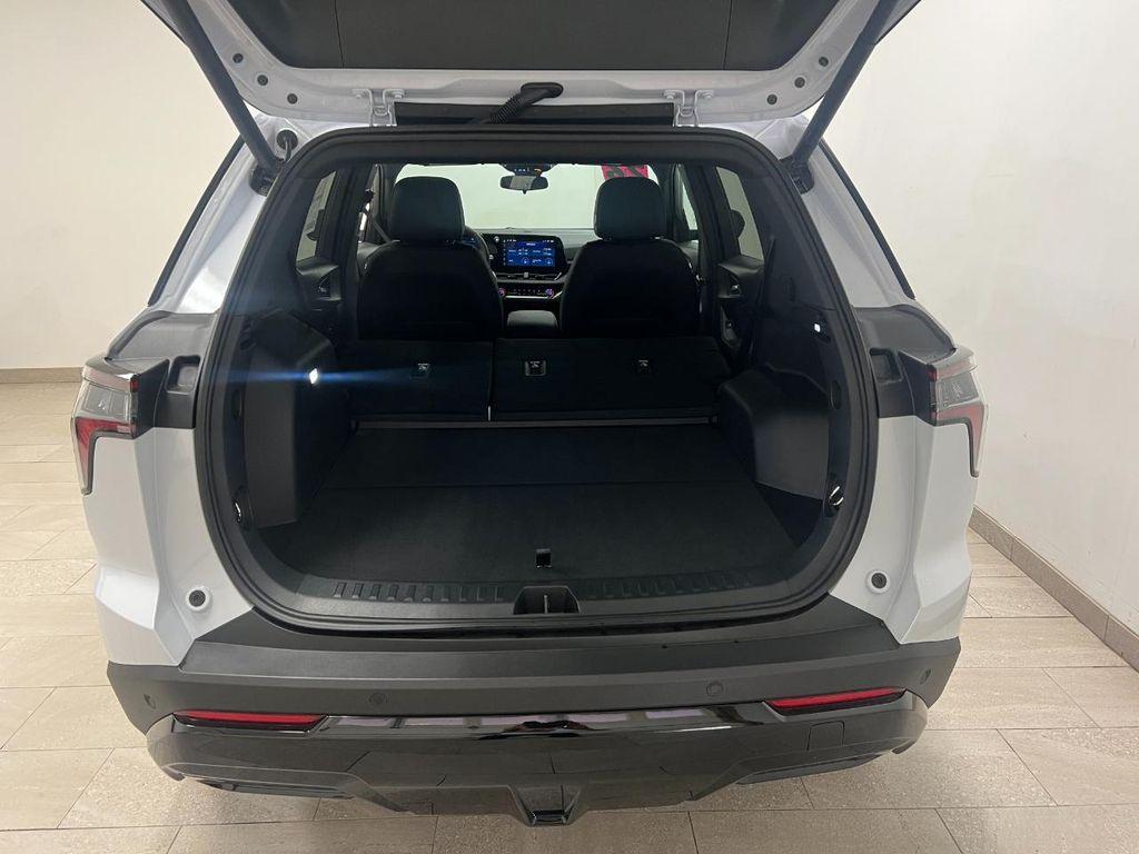 new 2026 Chevrolet Equinox car, priced at $36,430