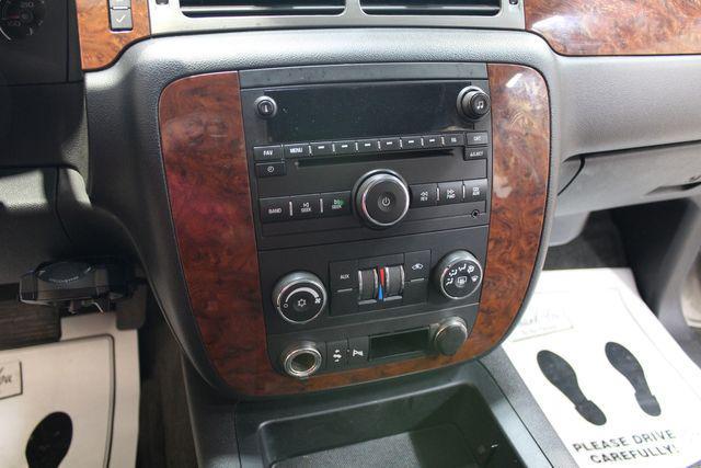 used 2007 Chevrolet Suburban car, priced at $21,500