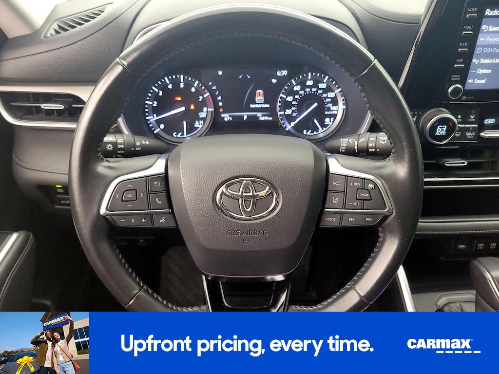 used 2021 Toyota Highlander car, priced at $30,998