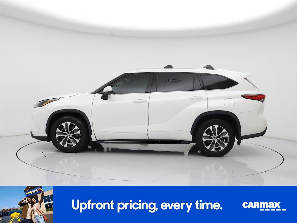 used 2021 Toyota Highlander car, priced at $30,998