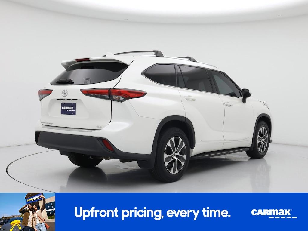 used 2021 Toyota Highlander car, priced at $30,998