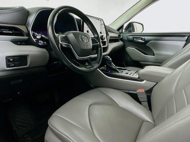 used 2022 Toyota Highlander car, priced at $33,737