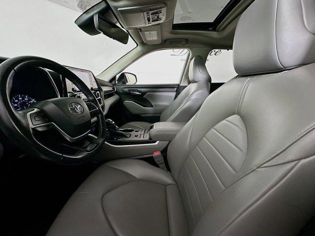used 2022 Toyota Highlander car, priced at $33,737