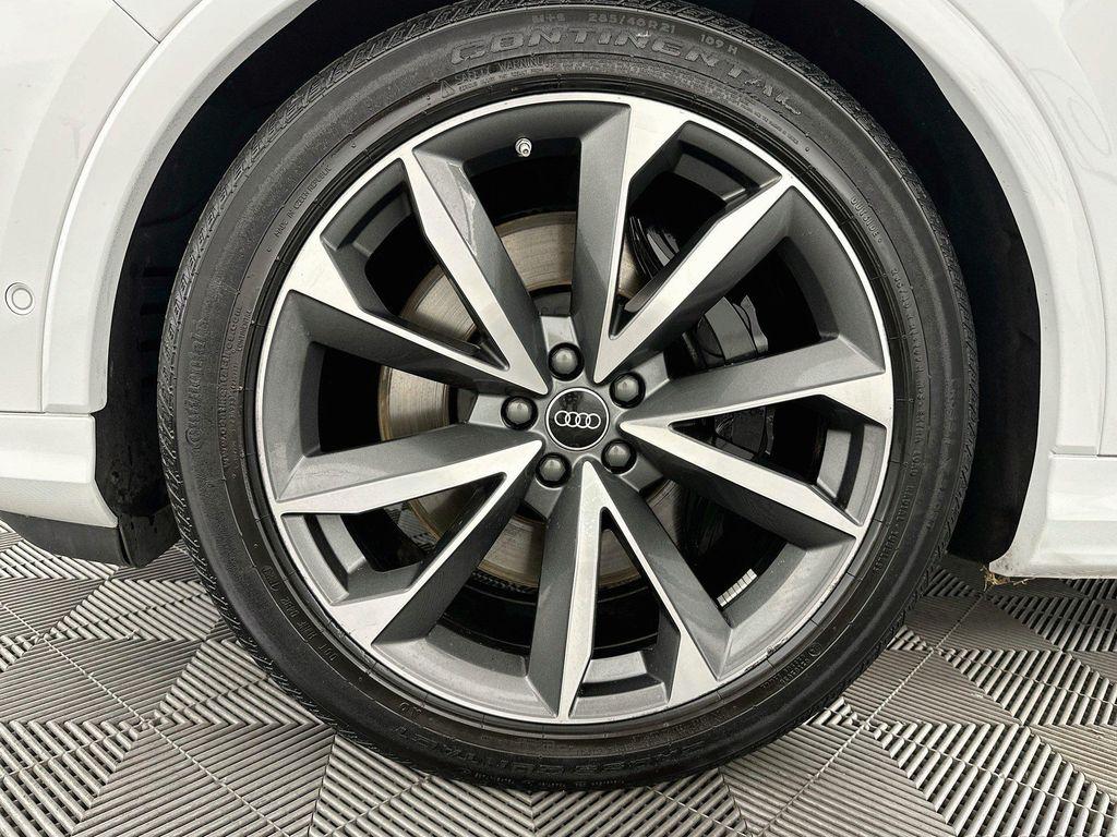 Audi SQ7 view 36