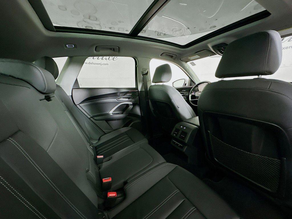 Audi Q5 view 29