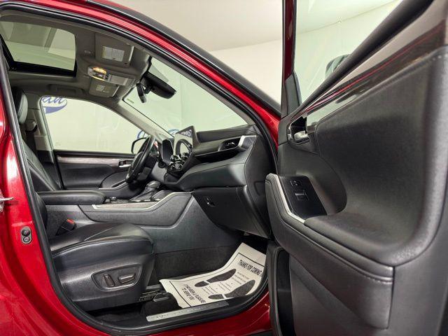 used 2023 Toyota Highlander car, priced at $39,976