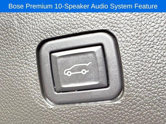 used 2023 Chevrolet Traverse car, priced at $35,564