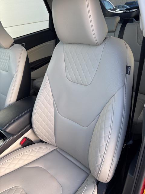 used 2024 Ford Edge car, priced at $35,900