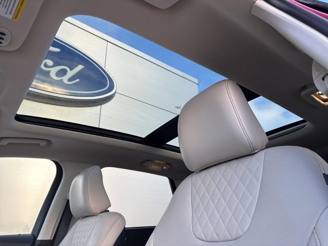 used 2024 Ford Edge car, priced at $35,900