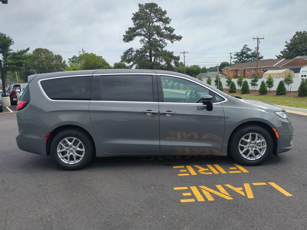 used 2025 Chrysler Pacifica car, priced at $25,490