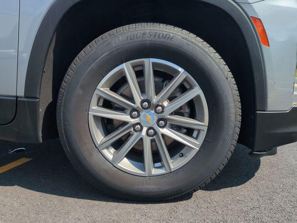 used 2023 Chevrolet Traverse car, priced at $30,390