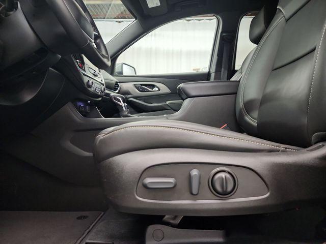 used 2023 Chevrolet Traverse car, priced at $30,981