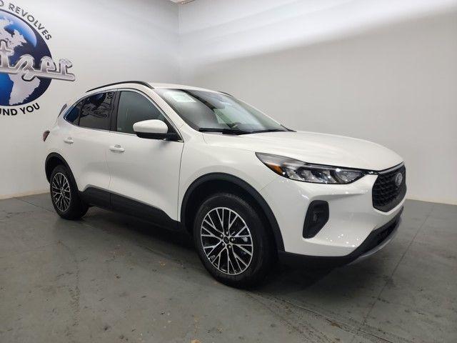 new 2025 Ford Escape car, priced at $40,825