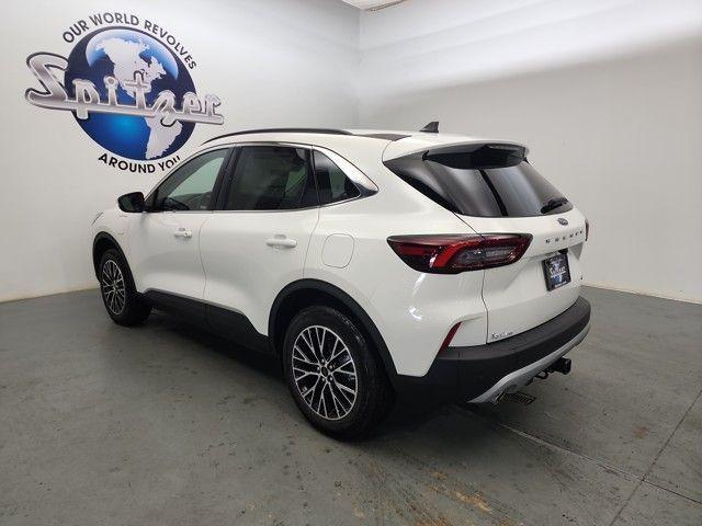 new 2025 Ford Escape car, priced at $40,825