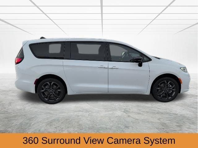 new 2026 Chrysler Pacifica car, priced at $43,988