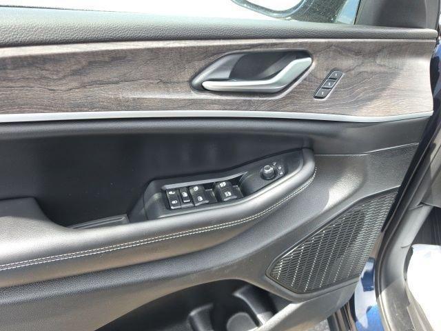 used 2023 Jeep Grand Cherokee car, priced at $32,597
