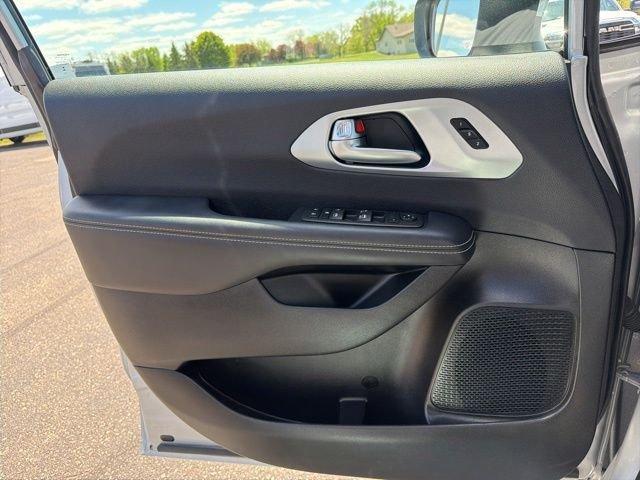 used 2023 Chrysler Pacifica car, priced at $33,597