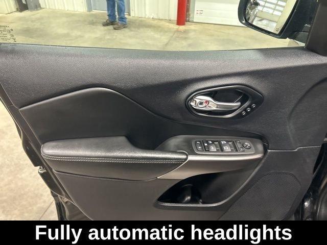 used 2022 Jeep Cherokee car, priced at $26,999