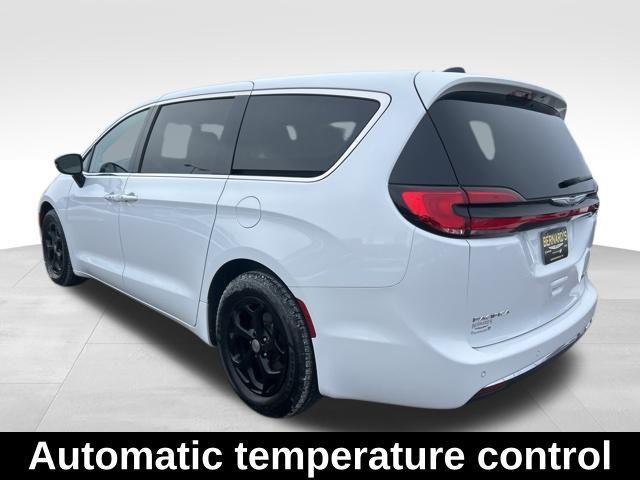 used 2024 Chrysler Pacifica car, priced at $39,999