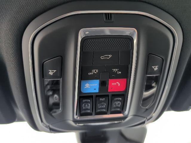 new 2025 Jeep Grand Cherokee car, priced at $49,488