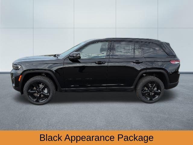 new 2025 Jeep Grand Cherokee car, priced at $45,988