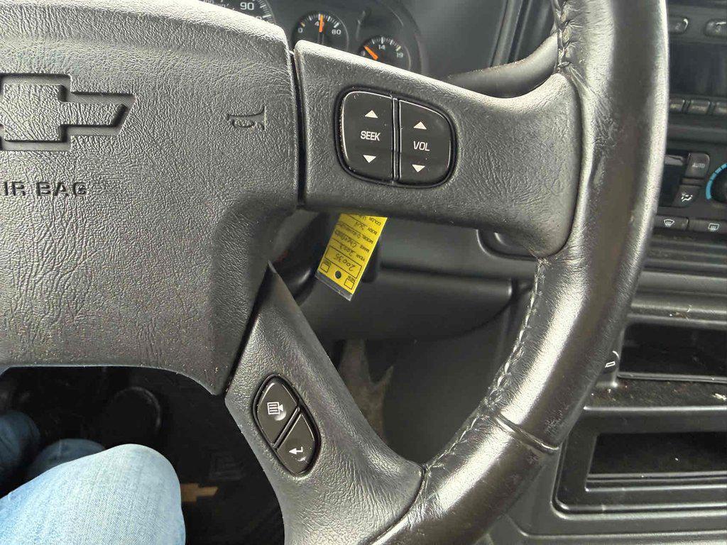 used 2003 Chevrolet Avalanche car, priced at $11,995