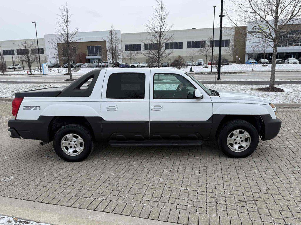 used 2003 Chevrolet Avalanche car, priced at $11,995