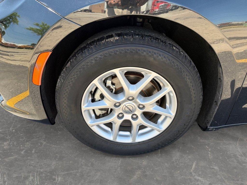 used 2023 Chrysler Pacifica car, priced at $22,189