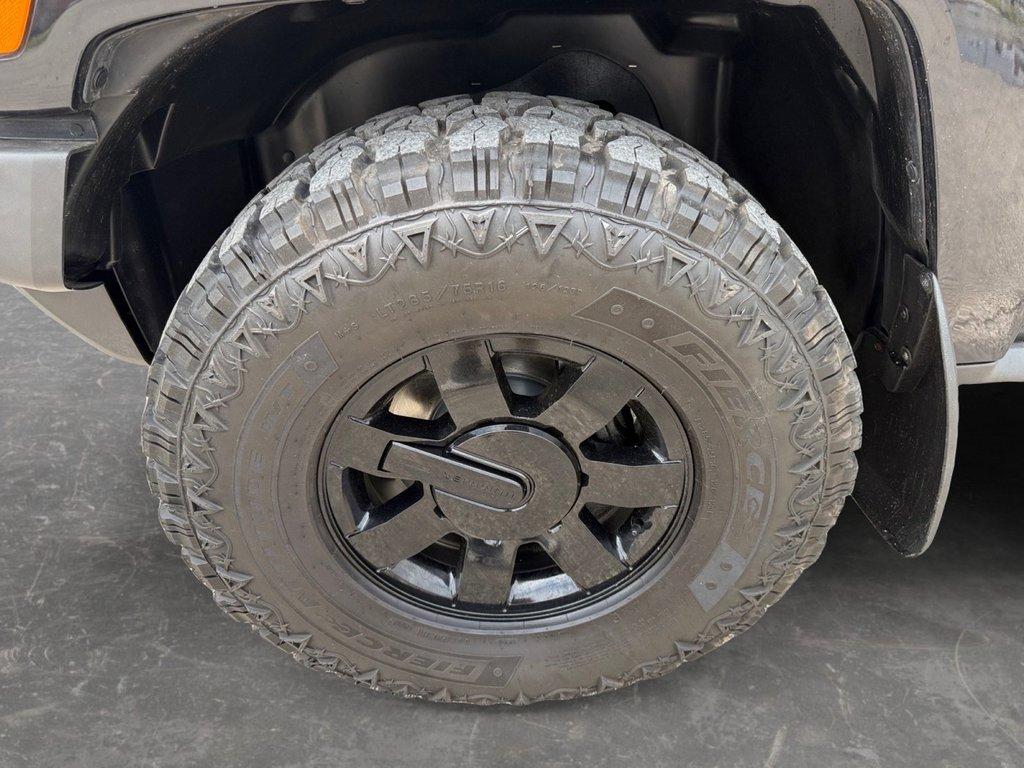 used 2009 Hummer H3 car, priced at $28,189
