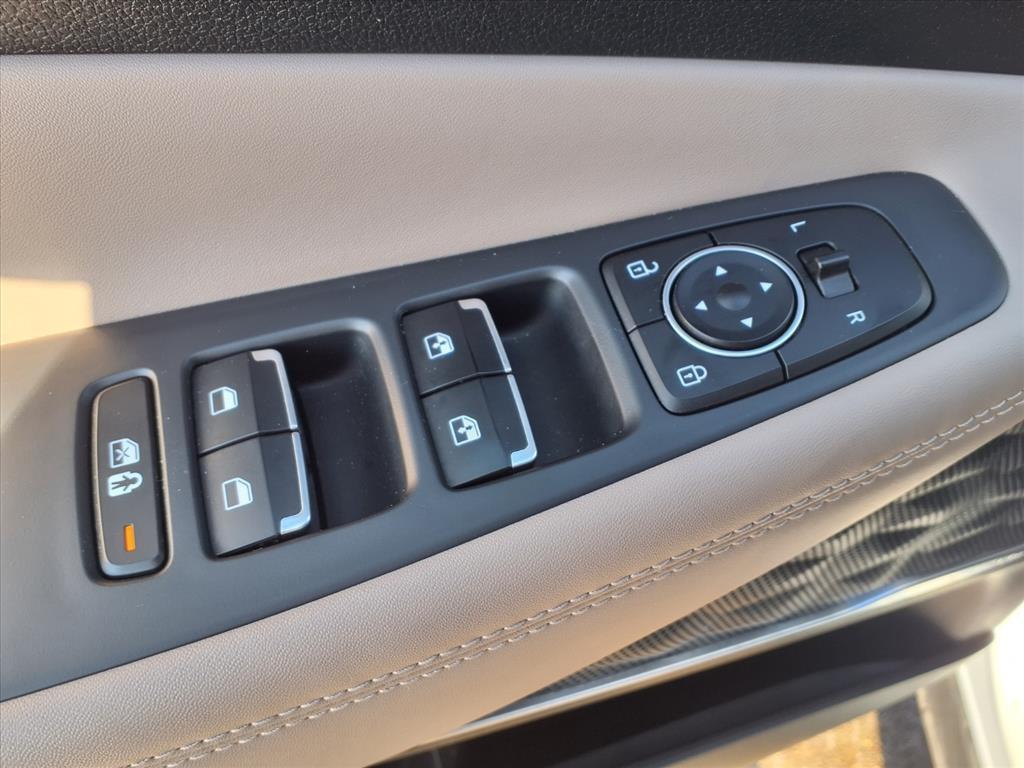 used 2023 Hyundai Santa Fe car, priced at $22,967