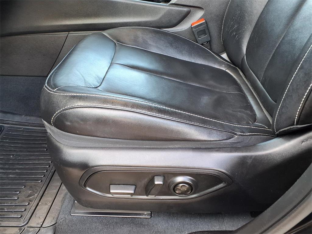 used 2023 Jeep Grand Cherokee car, priced at $30,098